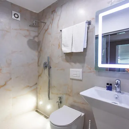 酒店 The Bubbles - Jacuzzi 地拉那