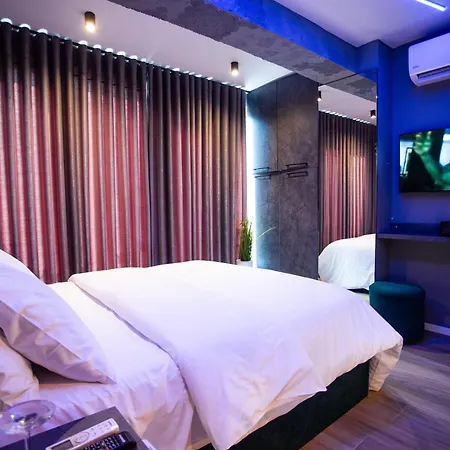 The Bubbles - Jacuzzi 酒店 地拉那