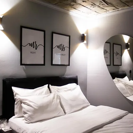 The Bubbles - Jacuzzi 酒店 地拉那