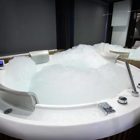 The Bubbles - Jacuzzi 3*
