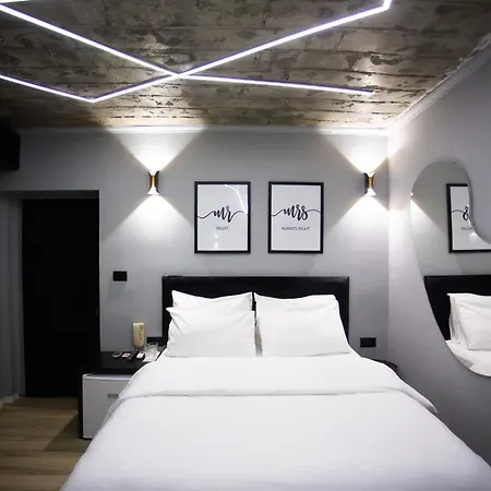 The Bubbles - Jacuzzi Hotel