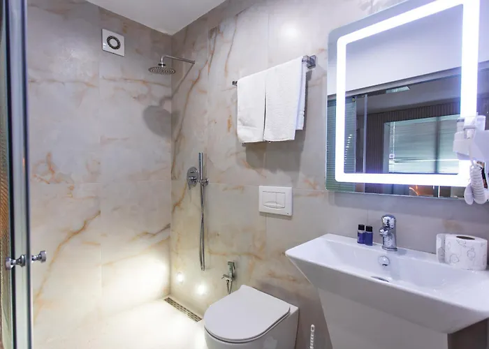 Hotel The Bubbles - Jacuzzi Tirana