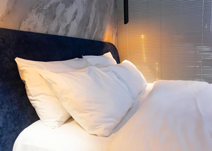 Hotel The Bubbles - Jacuzzi Tirana