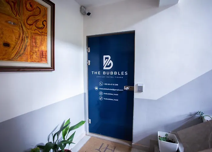 ホテル The Bubbles - Jacuzzi ティラナ